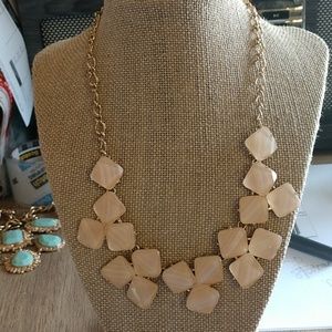 Light Peach adjustable statement necklace NWOT